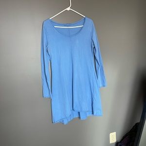 Cut loose blue tunic